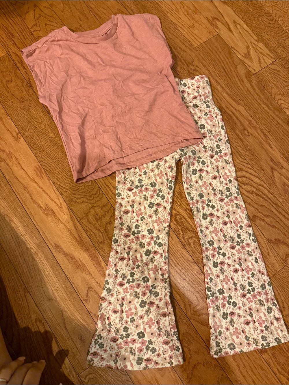 Jessica Simpson Pink Floral Bell-Bottom Leggings with Dusty Rose Top